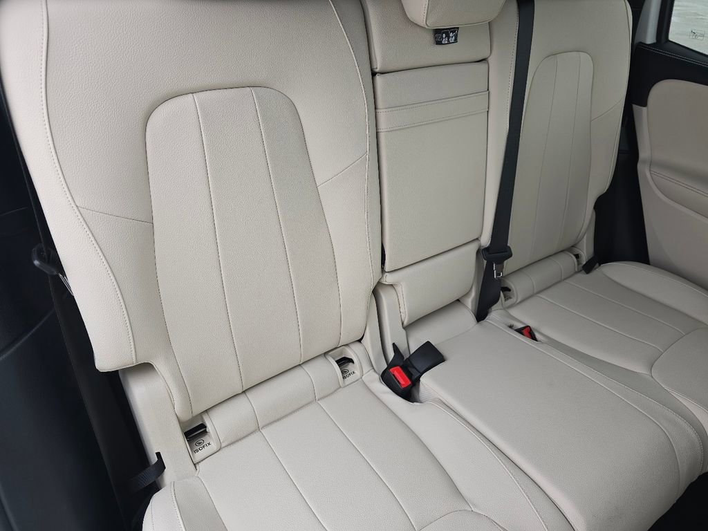 Certified 2025 Mercedes-Benz GLB 250 4MATIC image 18