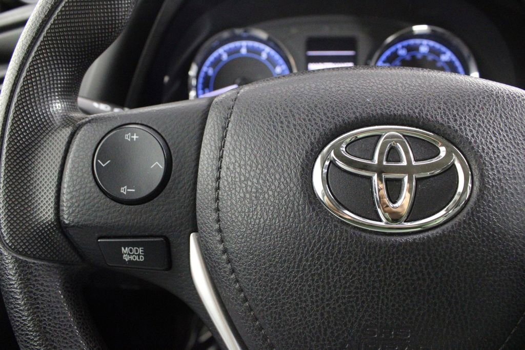 Used 2017 Toyota Corolla LE image 22