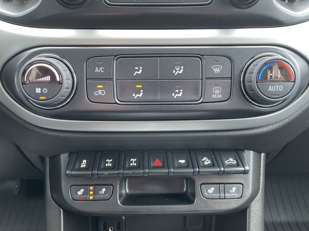 Used 2022 Chevrolet Colorado ZR2 w/ ZR2 Dusk Special Edition AWD/4WD image 25