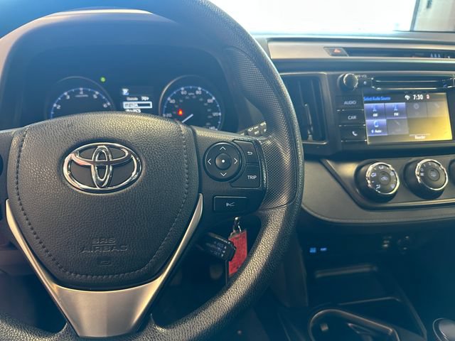 Used 2018 Toyota RAV4 LE w/ Carpet Mat Package FWD image 22