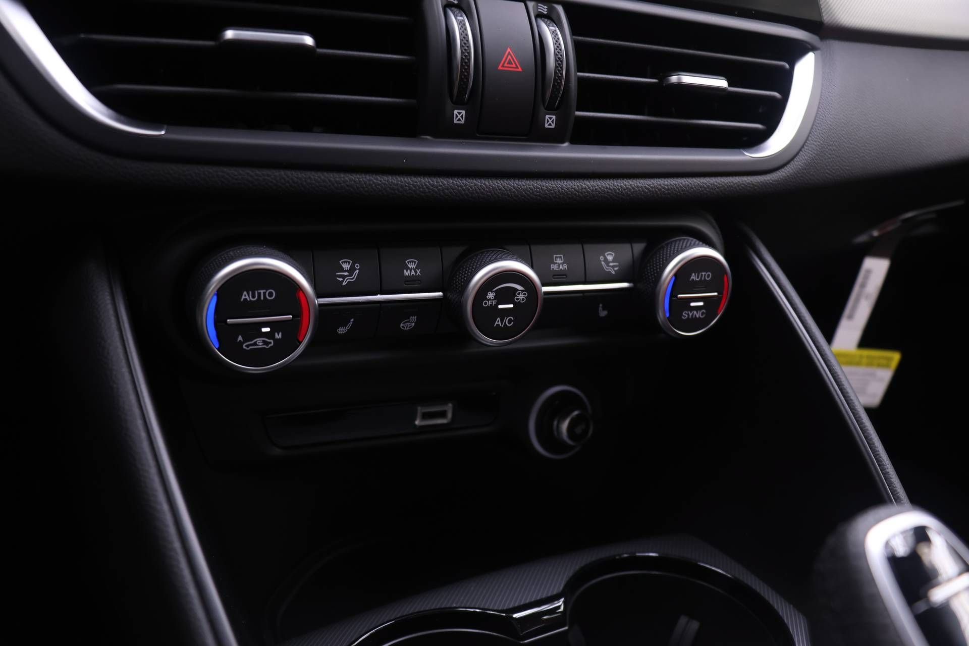 New 2026 Alfa Romeo Giulia AWD image 9