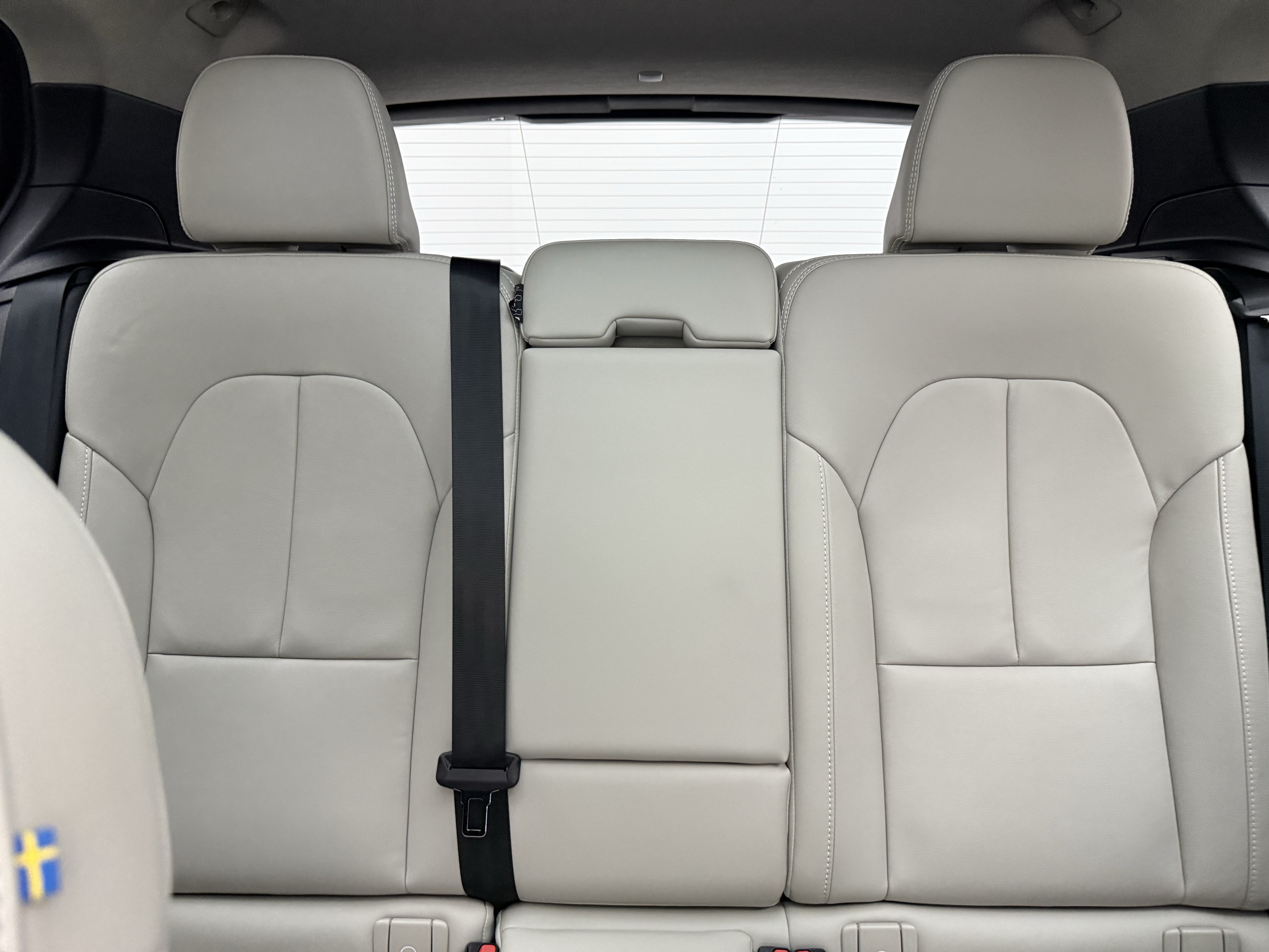 Certified 2025 Volvo XC40 B5 Ultra AWD/4WD image 28