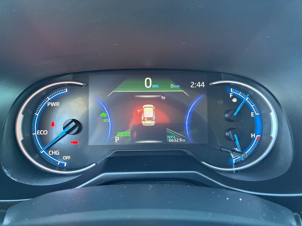Used 2024 Toyota RAV4 LE AWD/4WD image 33