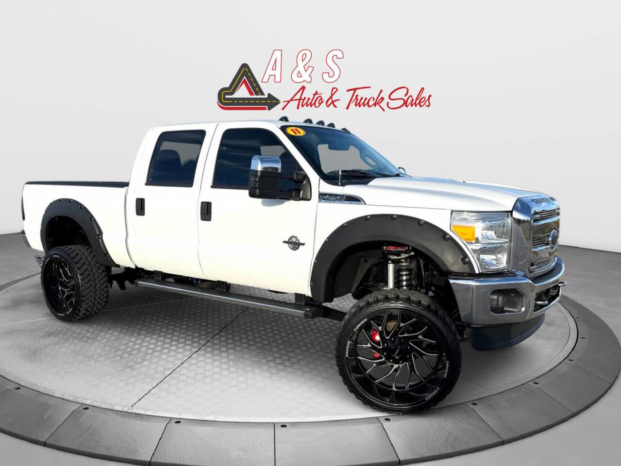 Used 2011 Ford F250 XLT w/ Chrome Pkg image 1