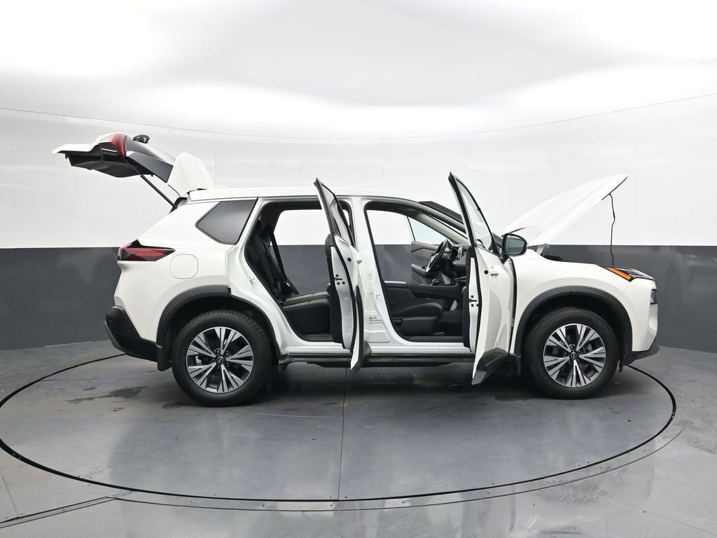 Used 2022 Nissan Rogue SV image 41