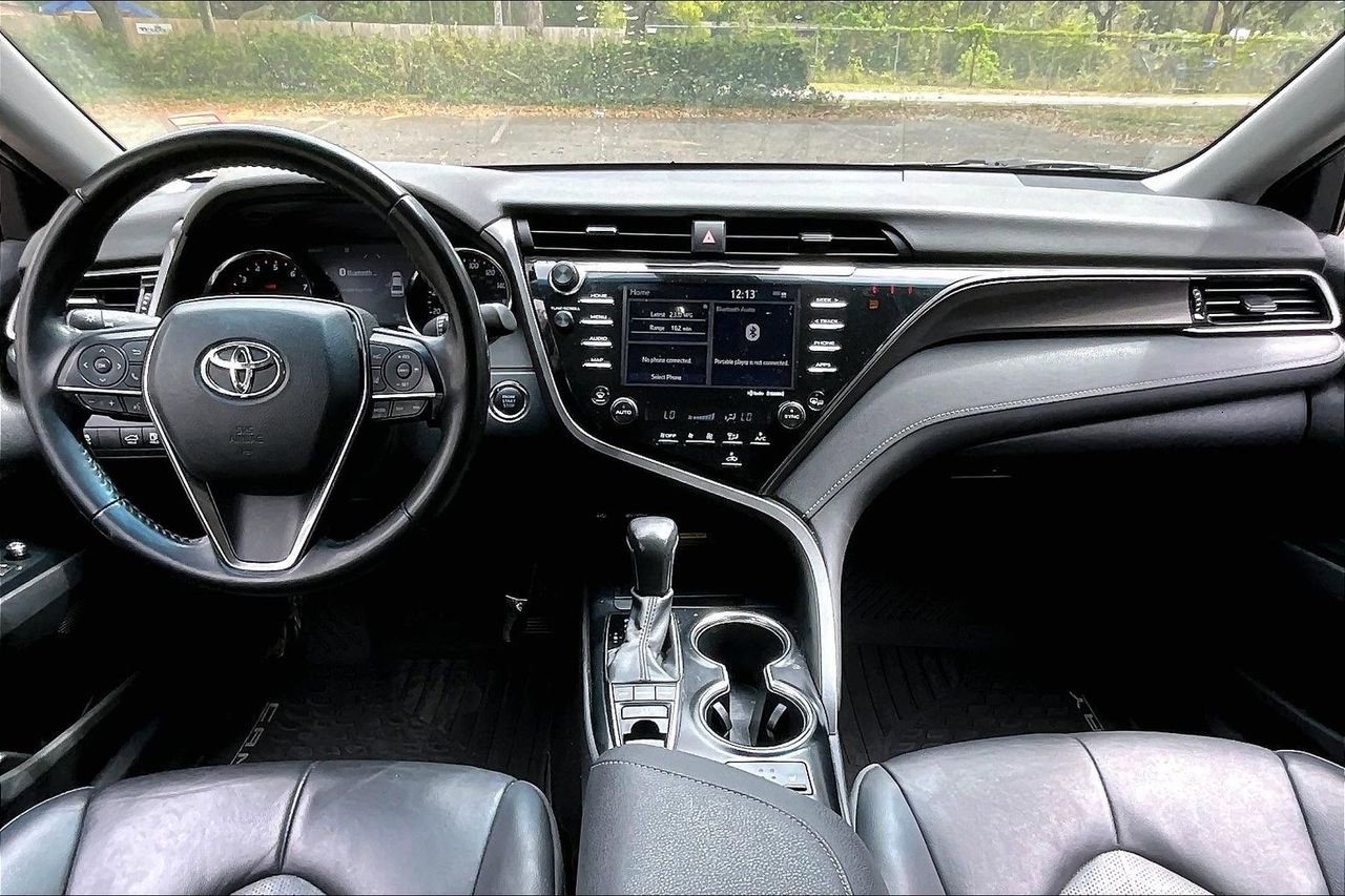 Used 2020 Toyota Camry XSE image 7