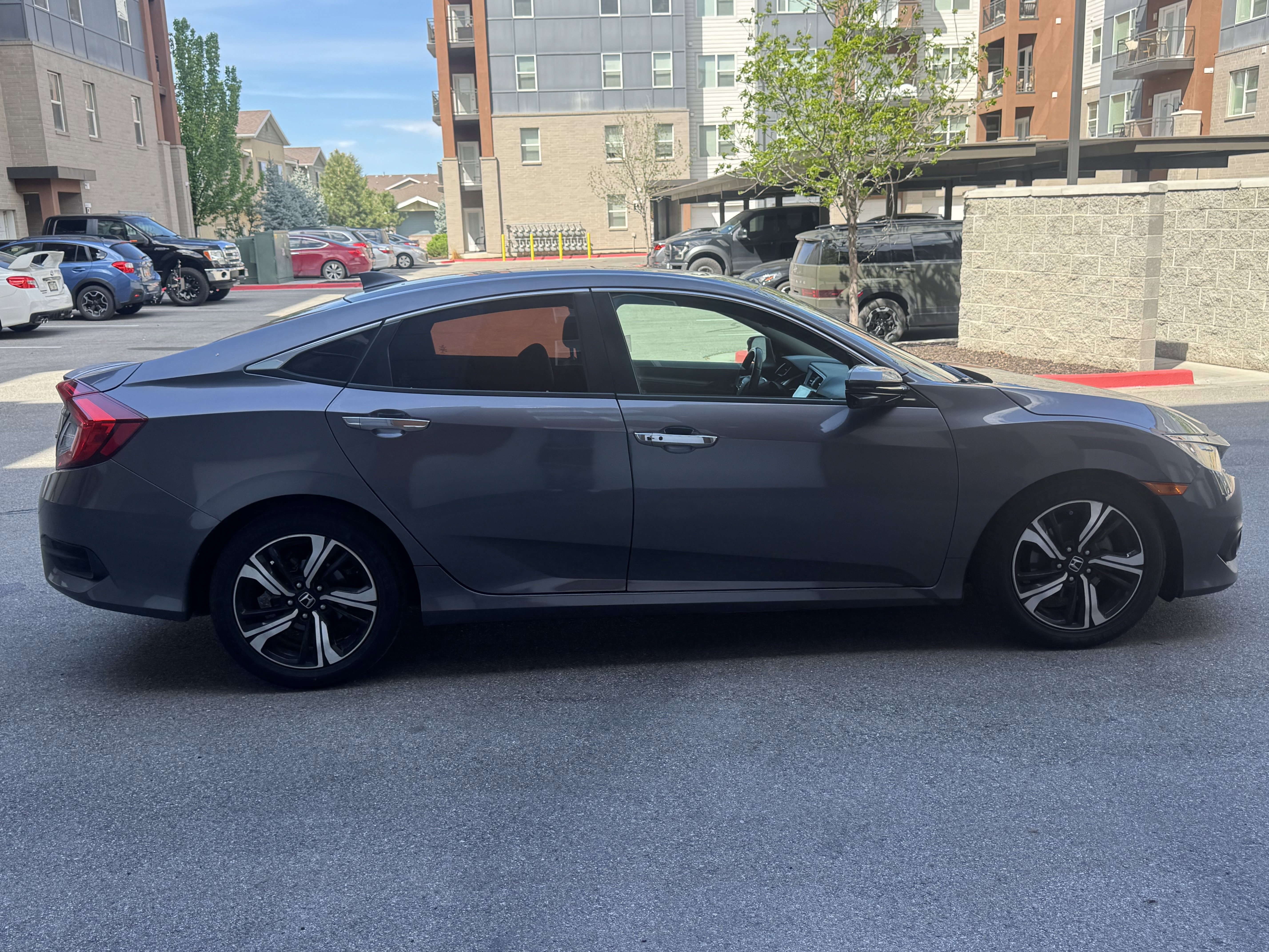 Used 2016 Honda Civic Touring image 8