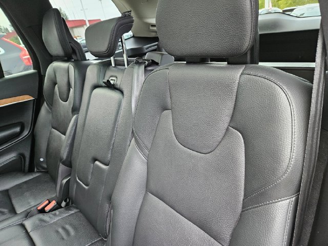 Used 2024 Volvo XC90 T8 Plus w/ Protection Package Premier AWD/4WD image 15