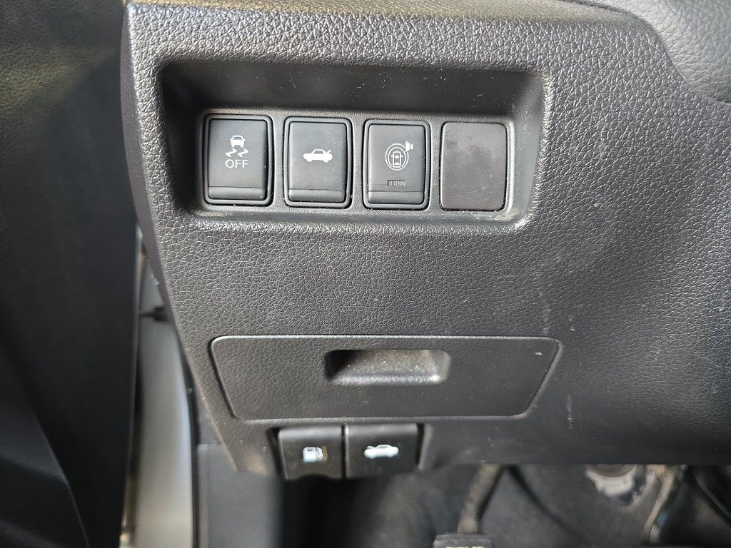 Used 2015 Nissan Altima 2.5 SV w/ Convenience Package FWD image 26