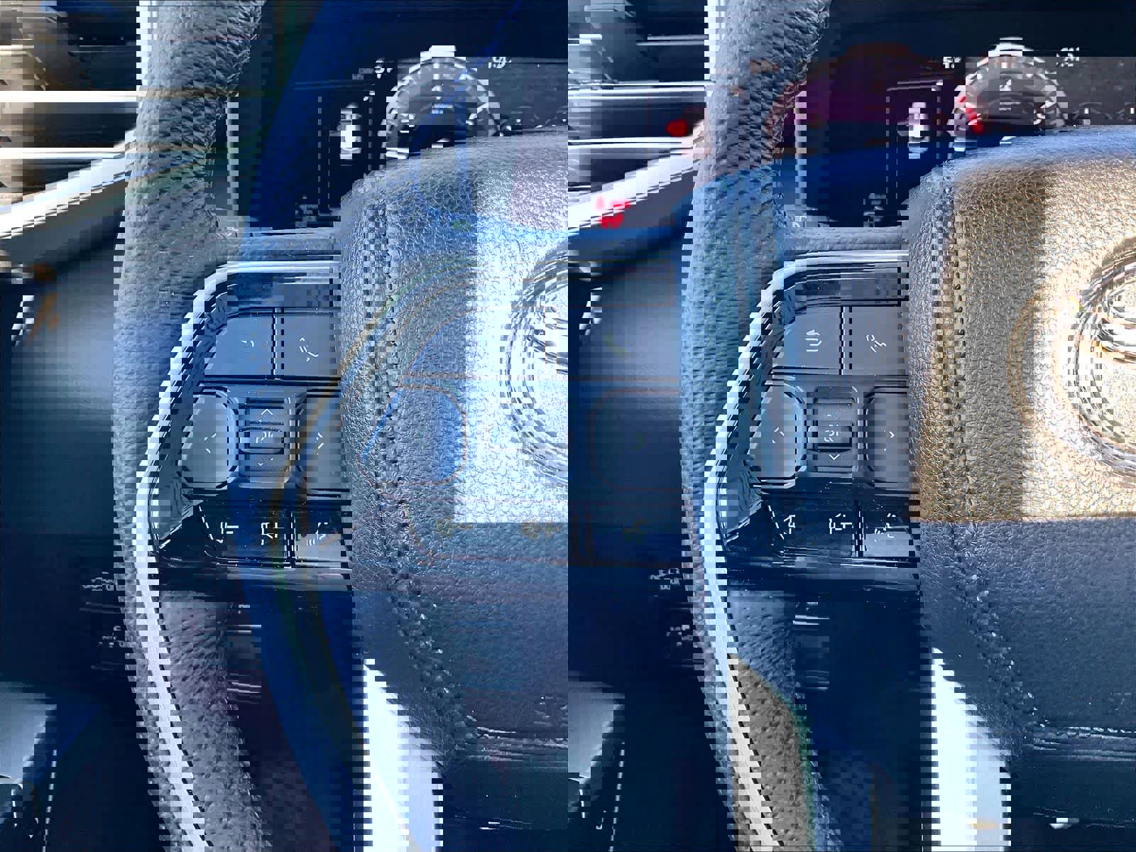 Used 2025 Toyota Sequoia Platinum image 24