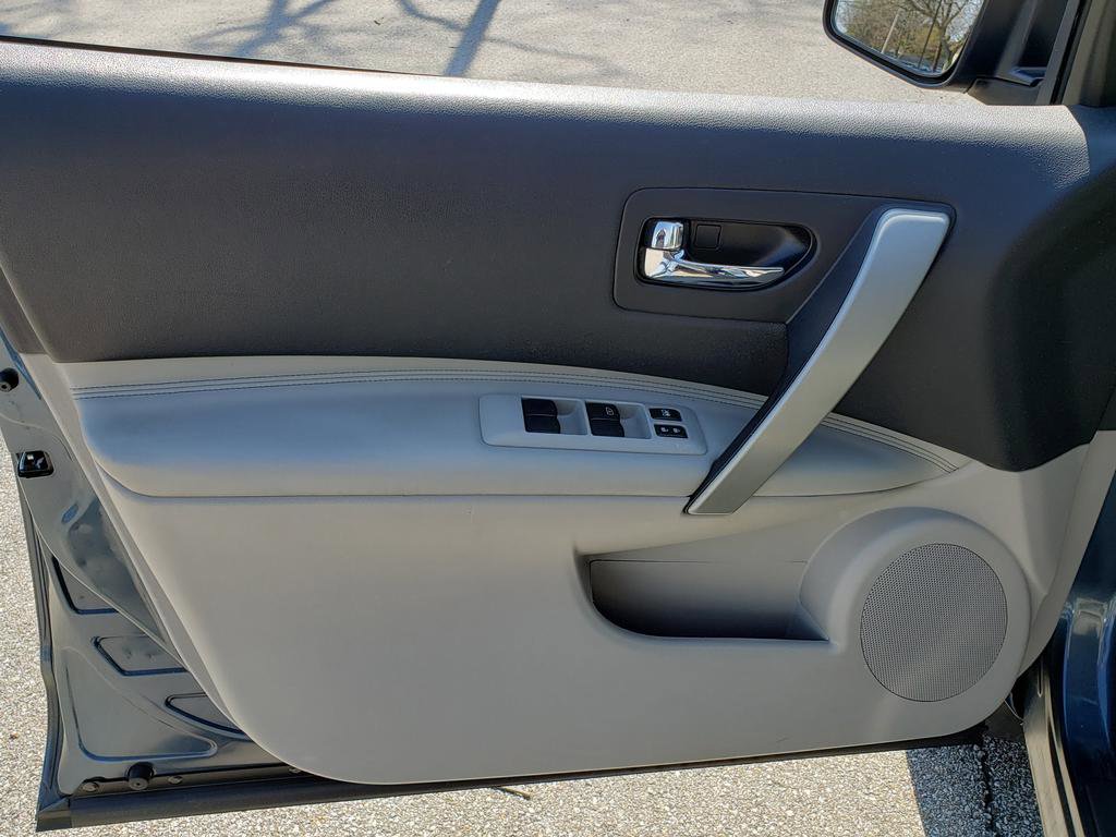 Used 2012 Nissan Rogue SL image 8