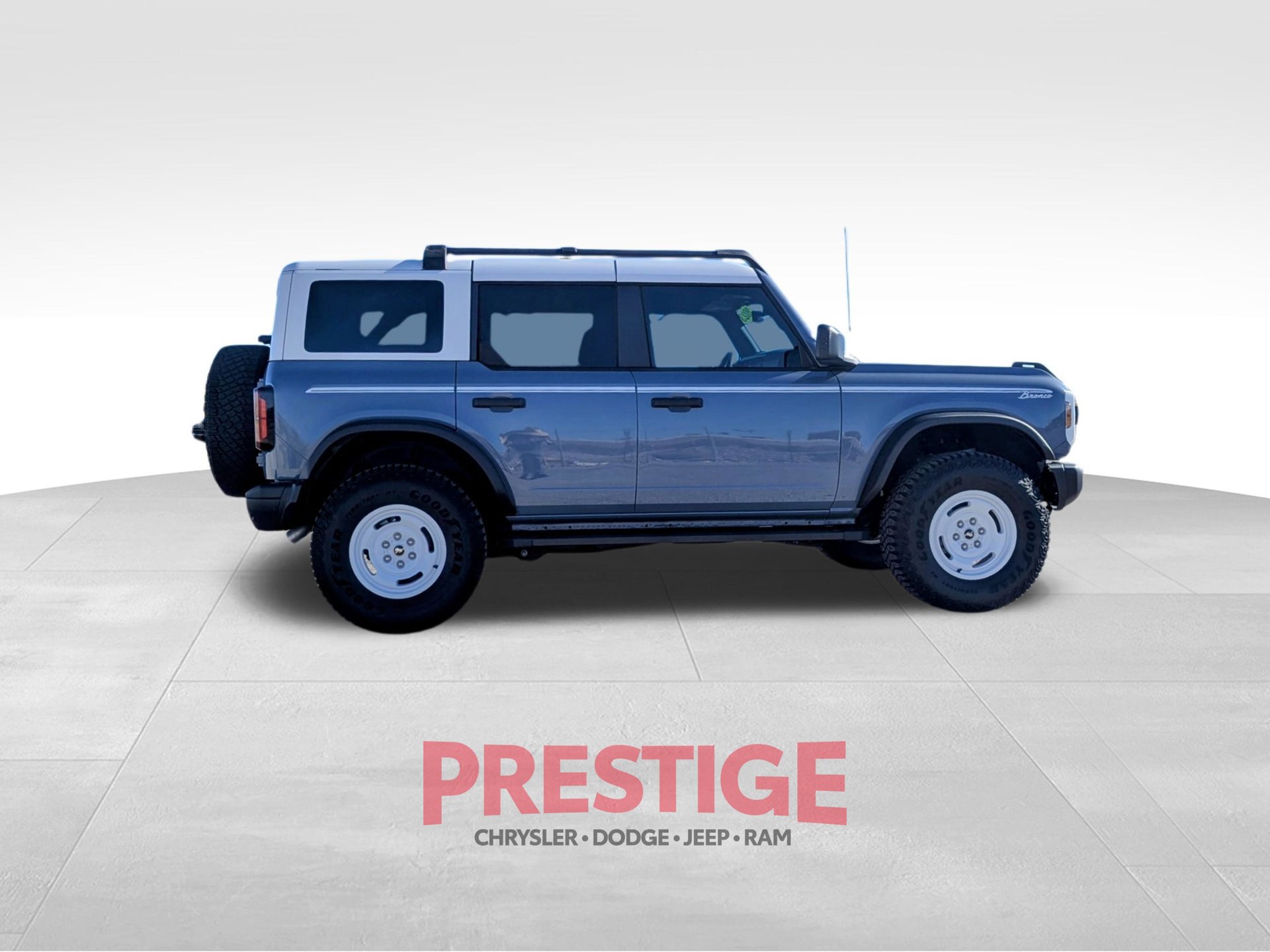 Used 2023 Ford Bronco Heritage Edition AWD/4WD image 5
