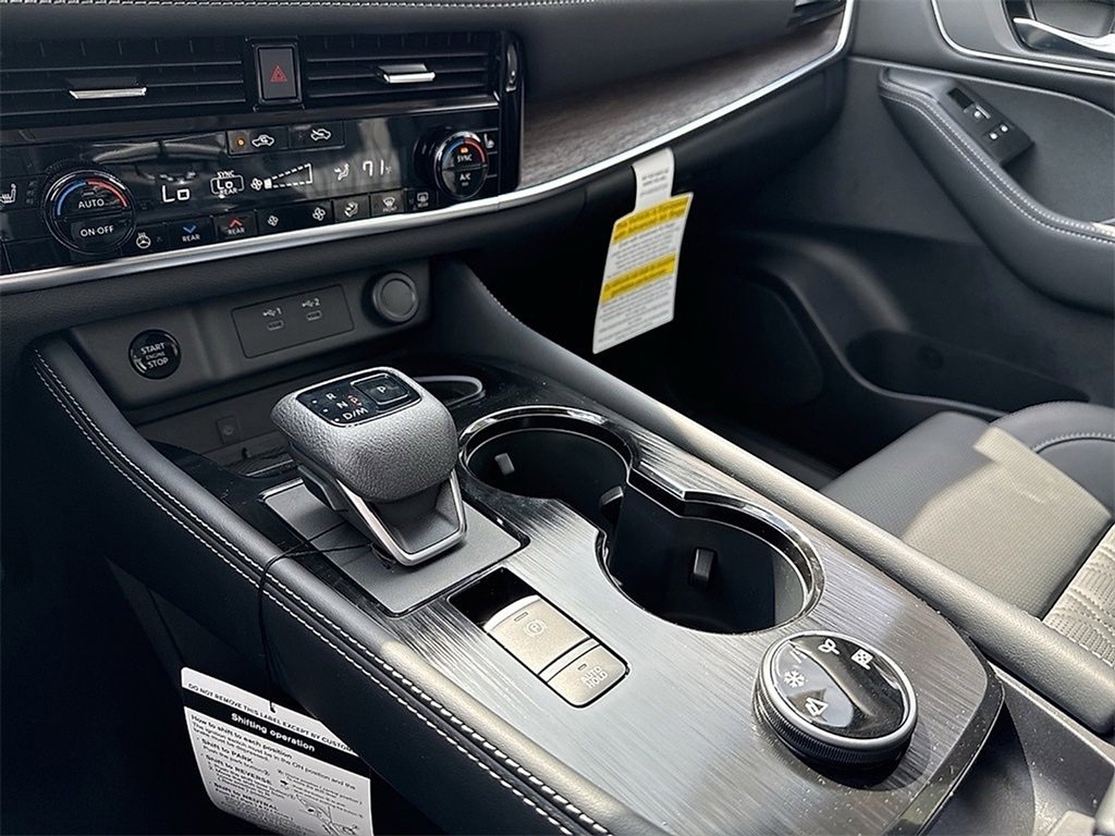 New 2026 Nissan Rogue Platinum image 10