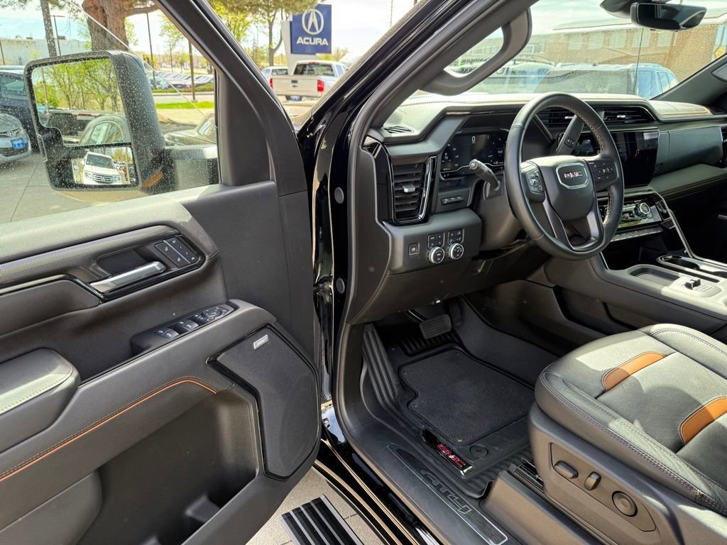 Used 2025 GMC Sierra 2500 AT4 w/ AT4 Premium Plus Package AWD/4WD image 12