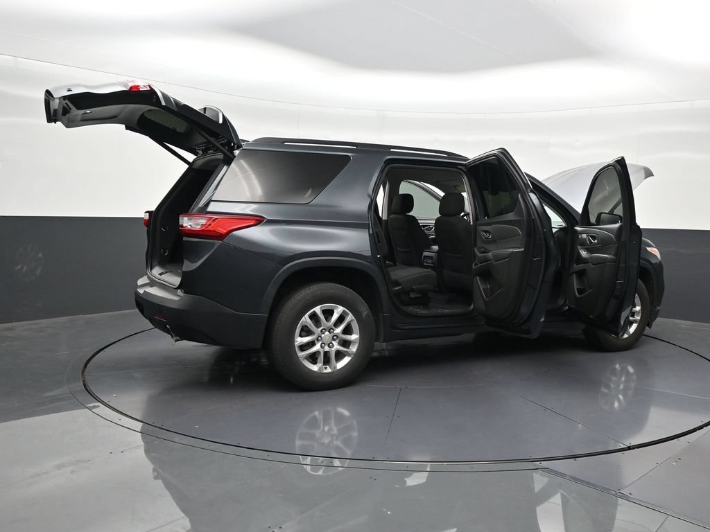 Used 2021 Chevrolet Traverse LT FWD image 32