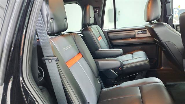 Used 2017 Ford Expedition Platinum RWD image 35