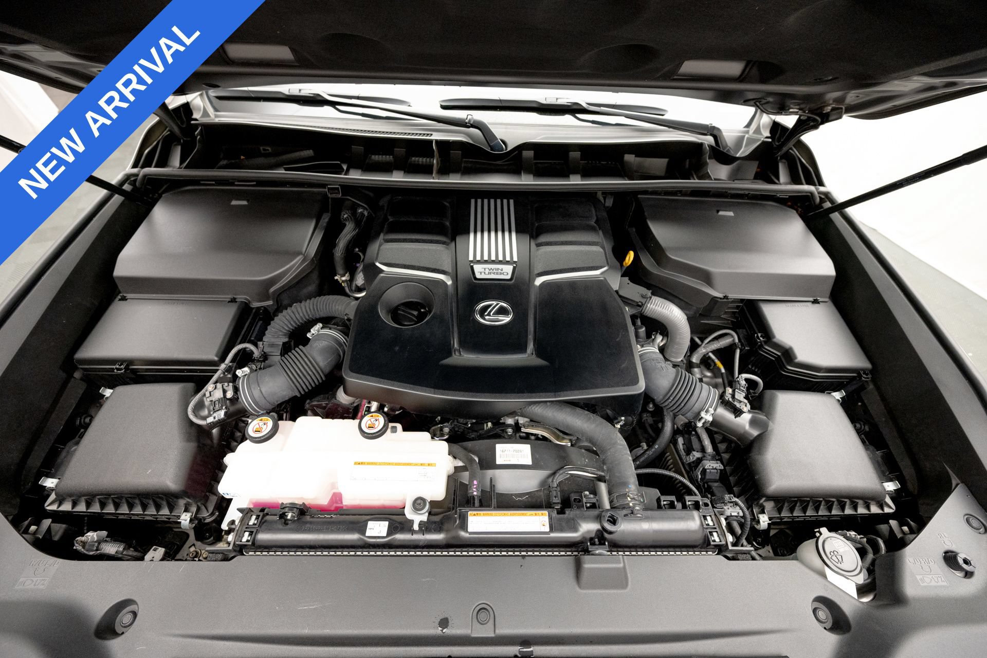 Used 2022 Lexus LX 600 4WD w/ Accessory Package (Z1) image 42