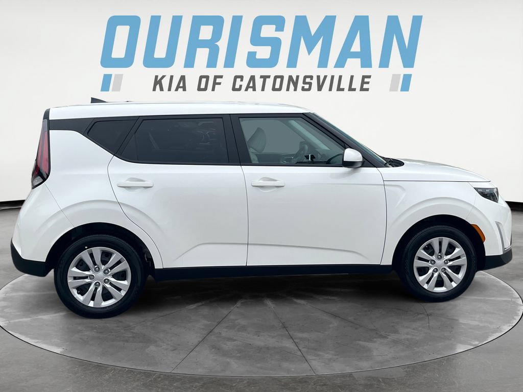 Certified 2025 Kia Soul LX FWD image 7
