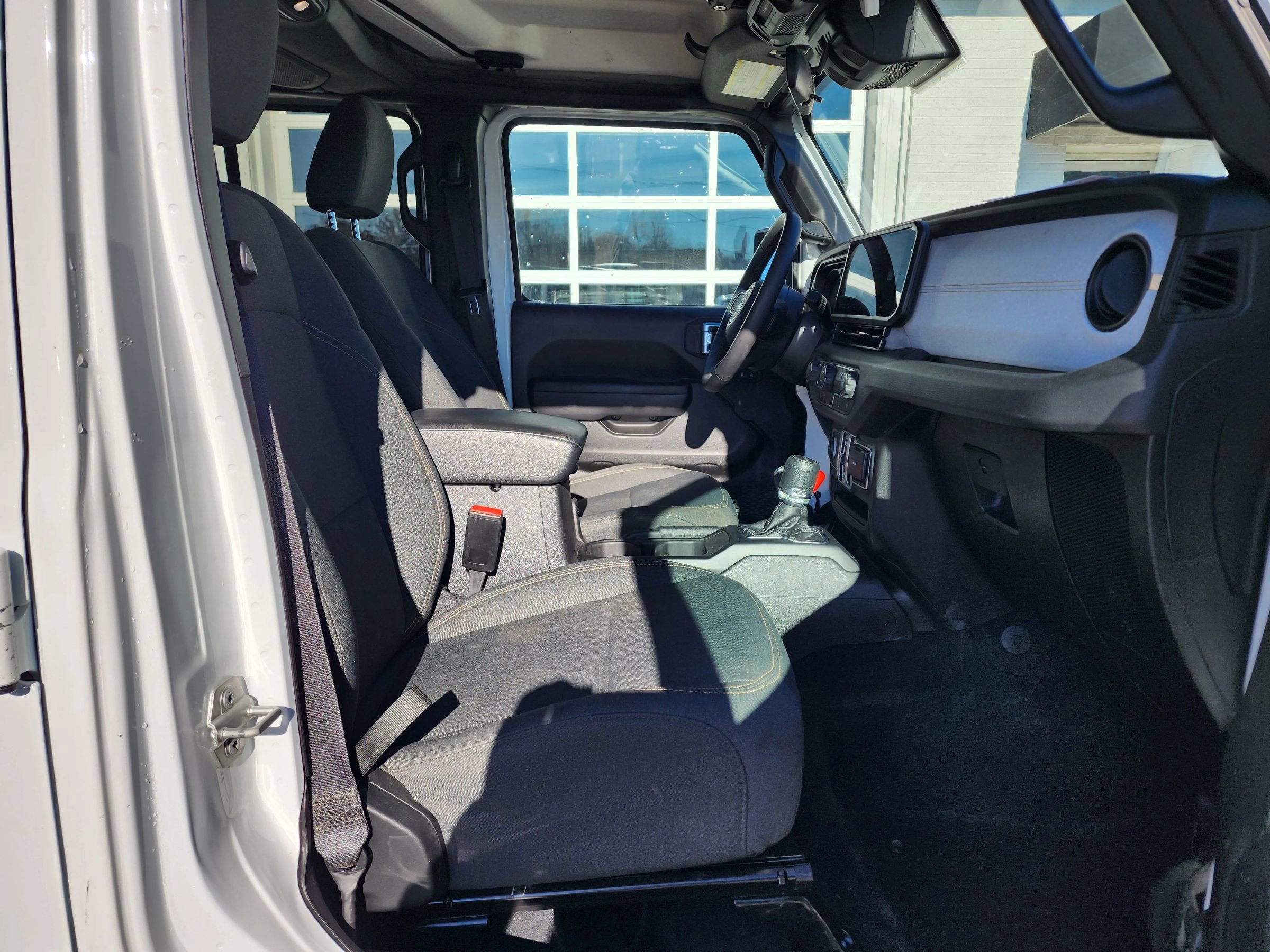 Used 2025 Jeep Gladiator Sport image 13