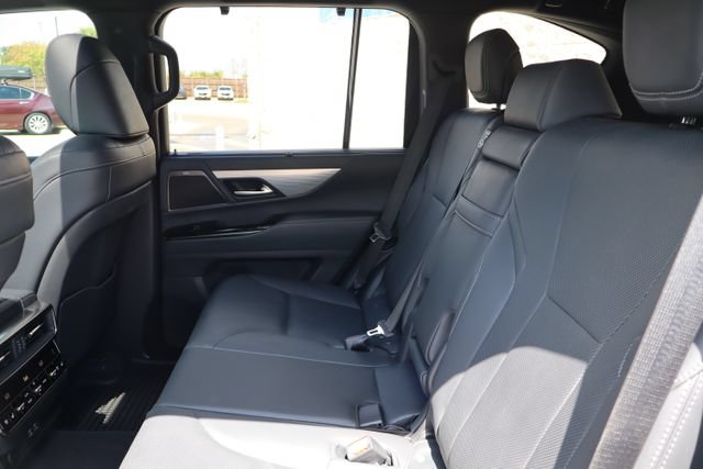 Used 2025 Lexus LX 600 F Sport w/ Accessory Package (2T) AWD/4WD image 6