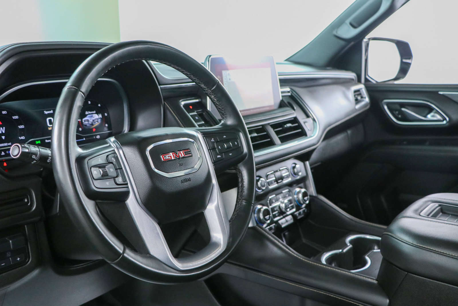 Used 2023 GMC Yukon XL SLT w/ SLT Luxury Package AWD/4WD image 27