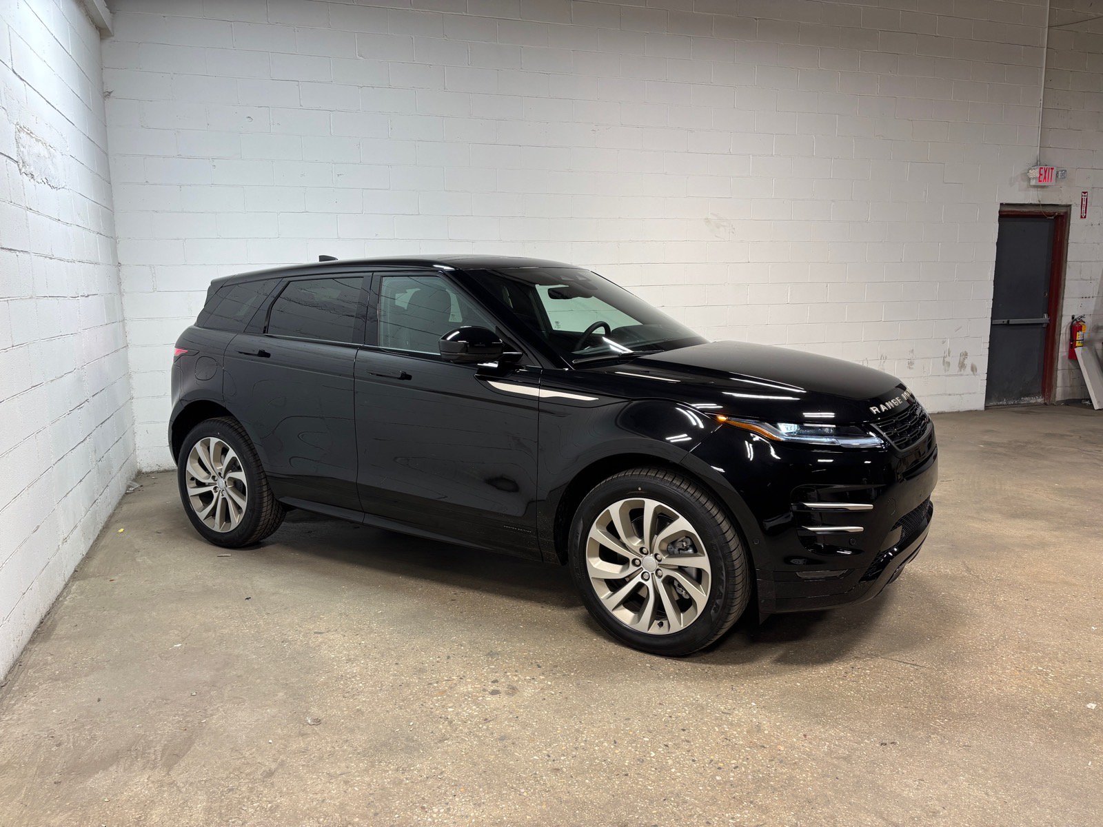 New 2026 Land Rover Range Rover Evoque Hoxton AWD/4WD image 5