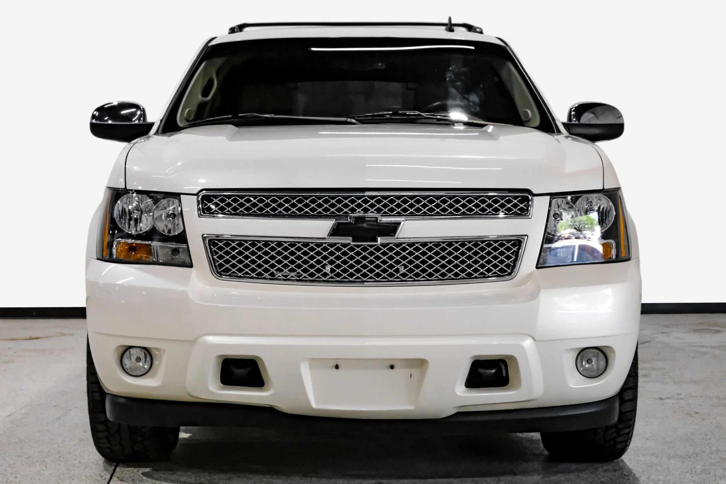 Used 2012 Chevrolet Avalanche LTZ image 3