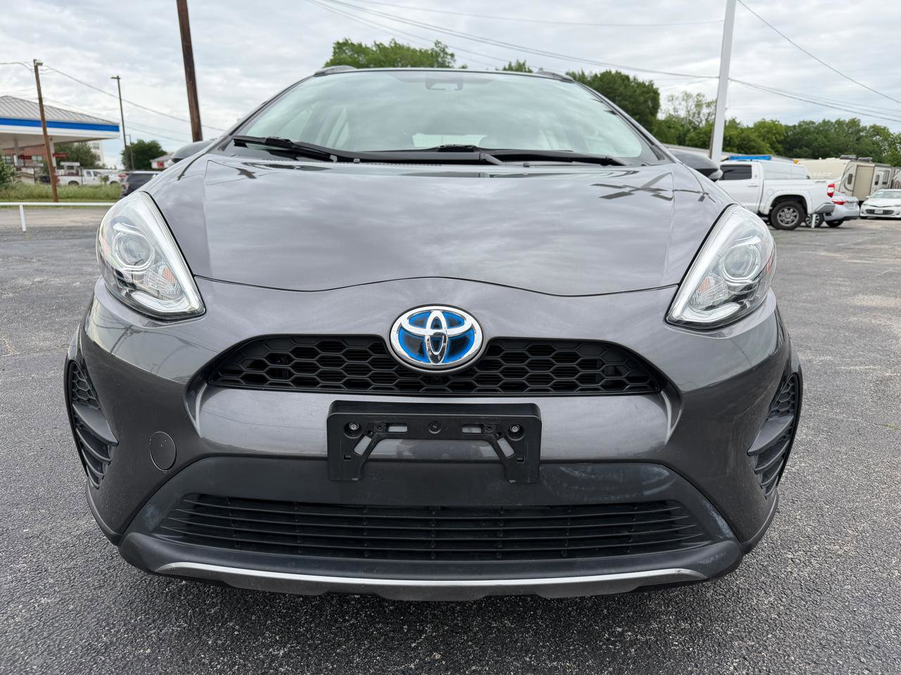 Used 2019 Toyota Prius C FWD image 2