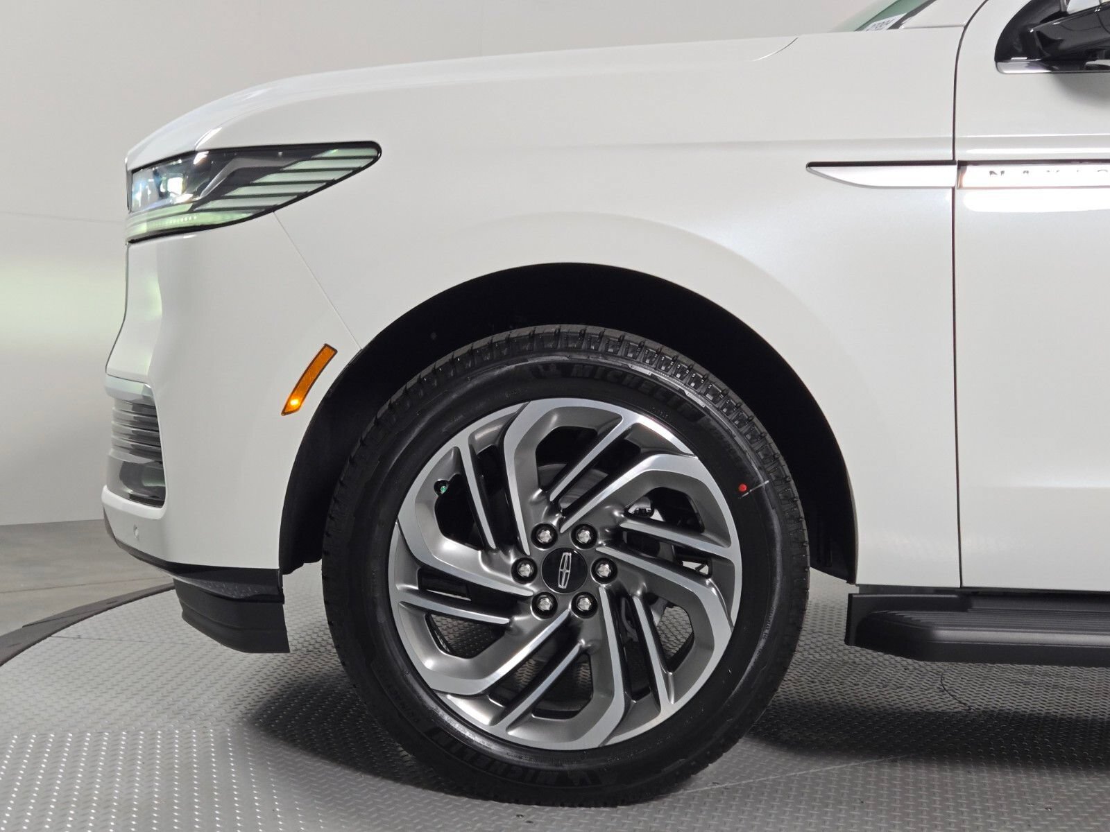 New 2027 Lincoln Navigator Premiere RWD image 11