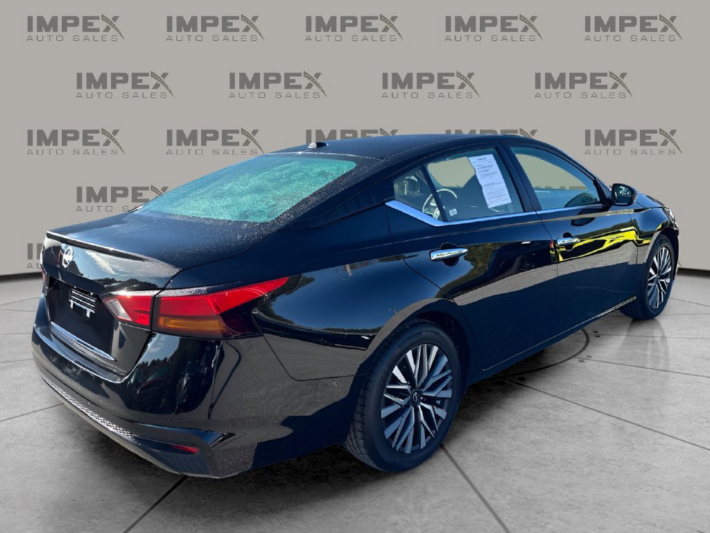 Used 2025 Nissan Altima 2.5 SV FWD image 5