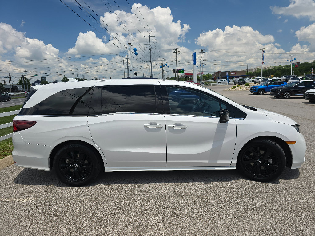 Used 2023 Honda Odyssey Sport image 7