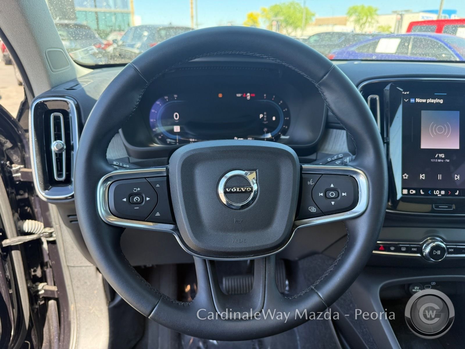 Used 2025 Volvo XC40 B5 Plus image 16