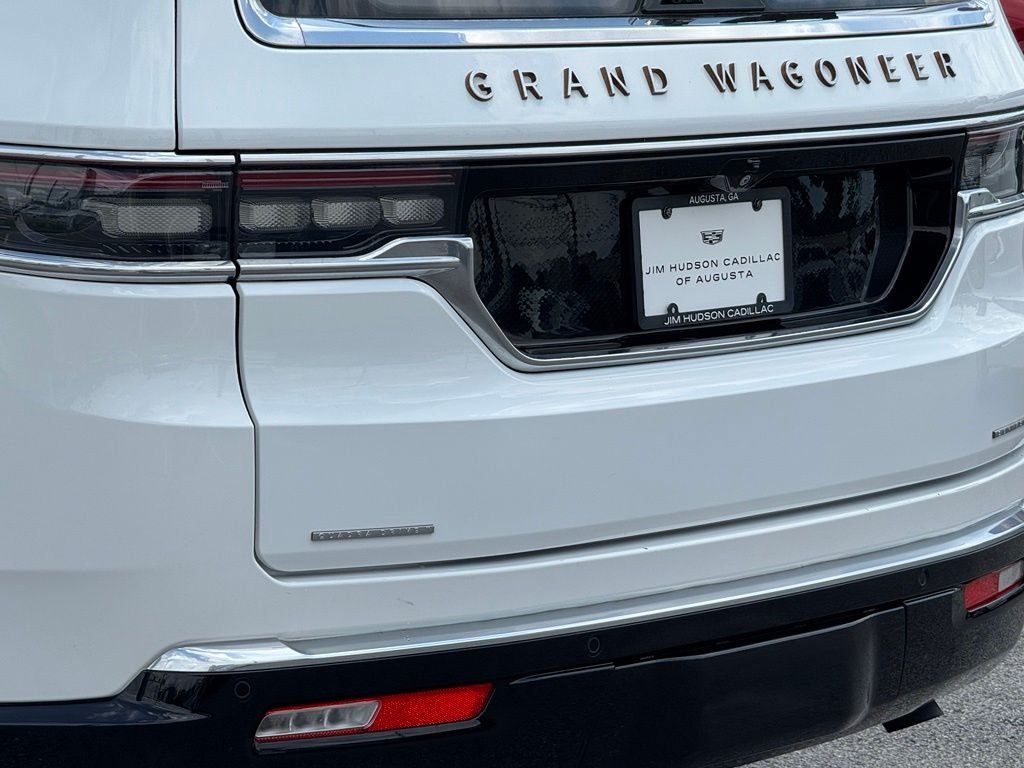 Used 2023 Jeep Grand Wagoneer Series III AWD/4WD image 10