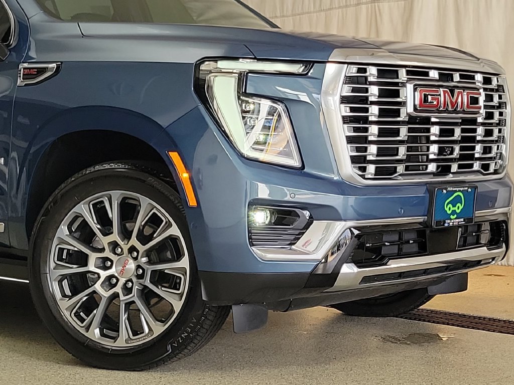 Certified 2025 GMC Yukon Denali w/ Sun & Power Step Package AWD/4WD image 6