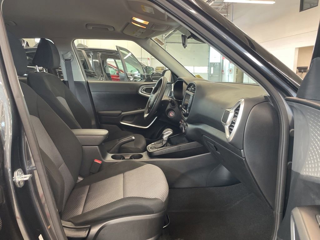 Certified 2023 Kia Soul LX FWD image 14