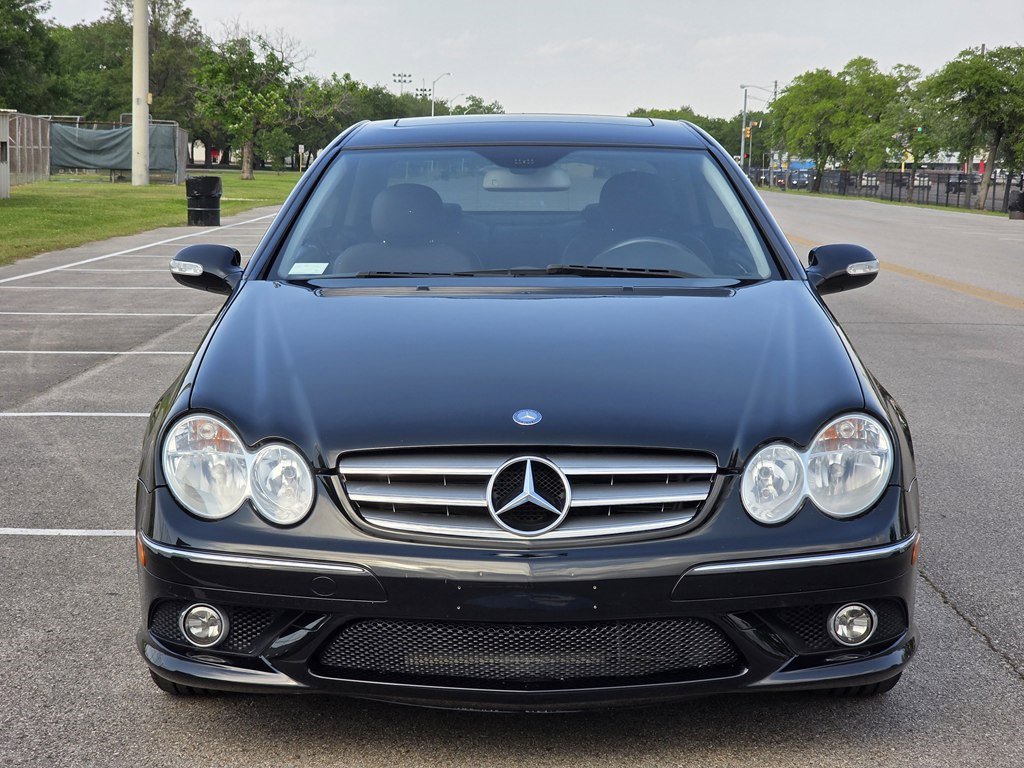 Used 2009 Mercedes-Benz CLK 350 Coupe image 2