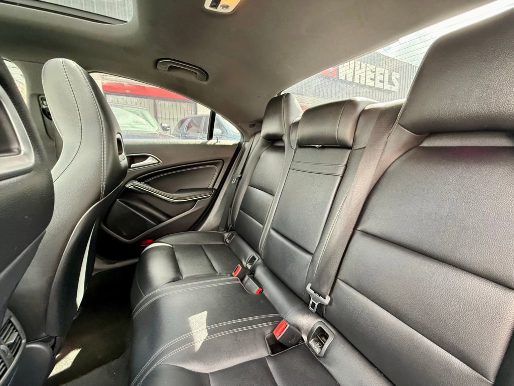 Used 2017 Mercedes-Benz CLA 250 4MATIC image 31