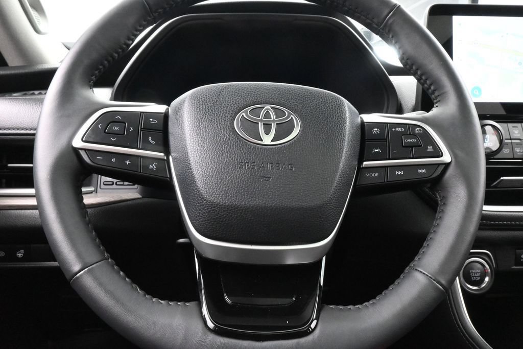 Used 2025 Toyota Grand Highlander AWD image 29