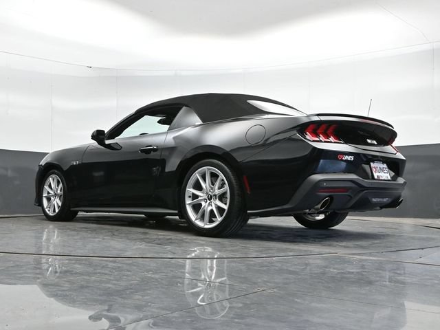 Used 2025 Ford Mustang GT Premium RWD image 32