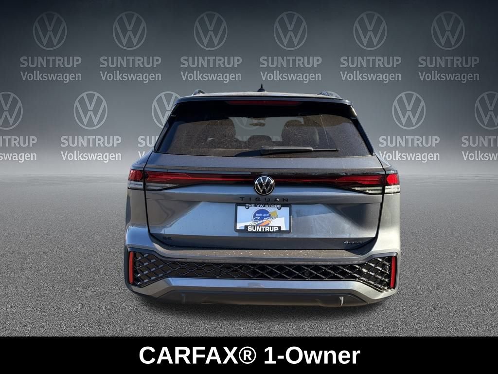 Used 2026 Volkswagen Tiguan SE R-Line AWD/4WD image 4