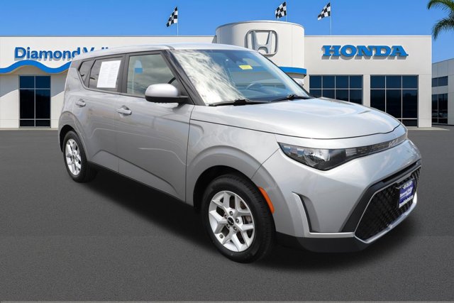 Used 2023 Kia Soul LX w/ Option Group 015 FWD video 1