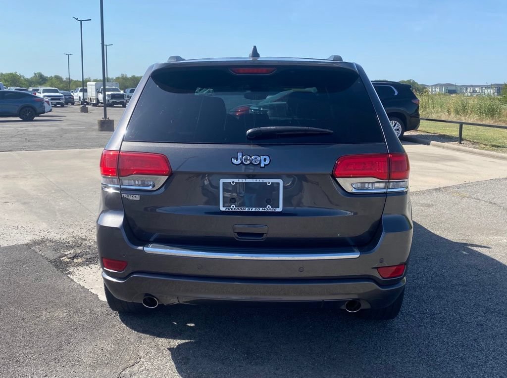 Used 2018 Jeep Grand Cherokee Overland RWD image 4