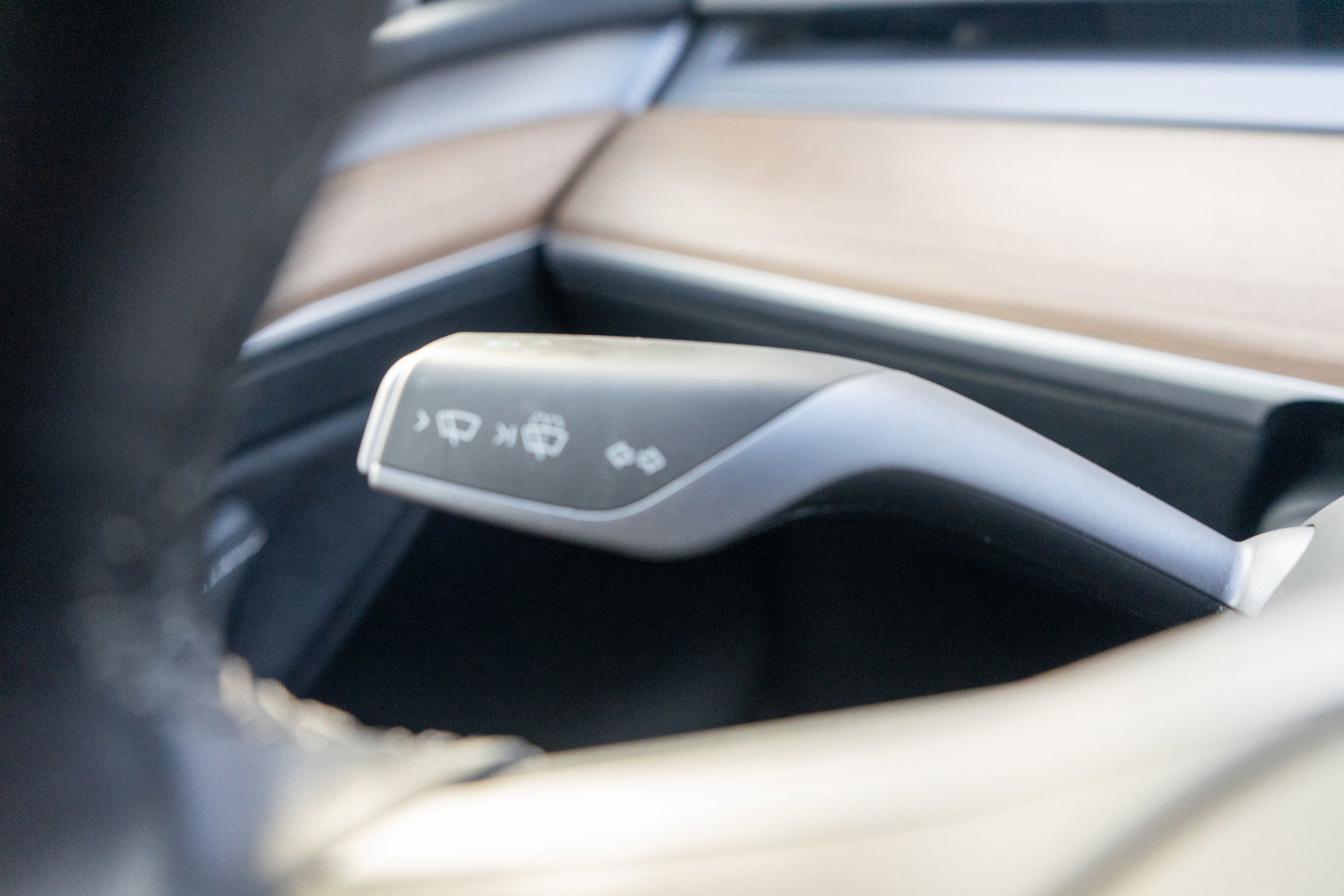 Used 2024 Tesla Model Y Long Range image 25