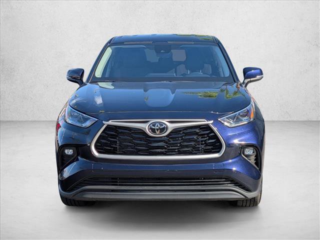 Used 2025 Toyota Highlander LE video 2