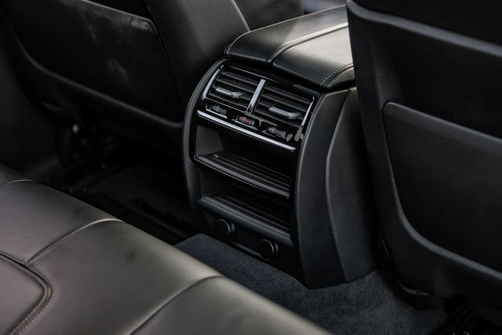 Used 2018 BMW 540i xDrive w/ M Sport Package image 46