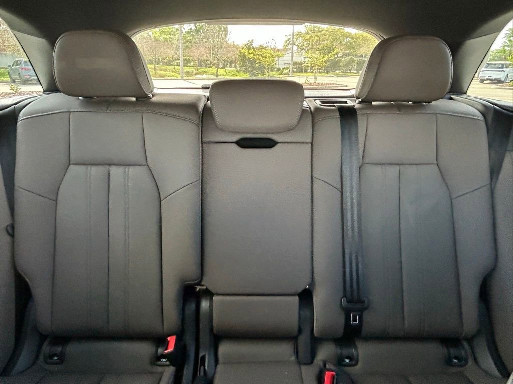 Used 2025 Audi Q5 Premium w/ Convenience Package image 14