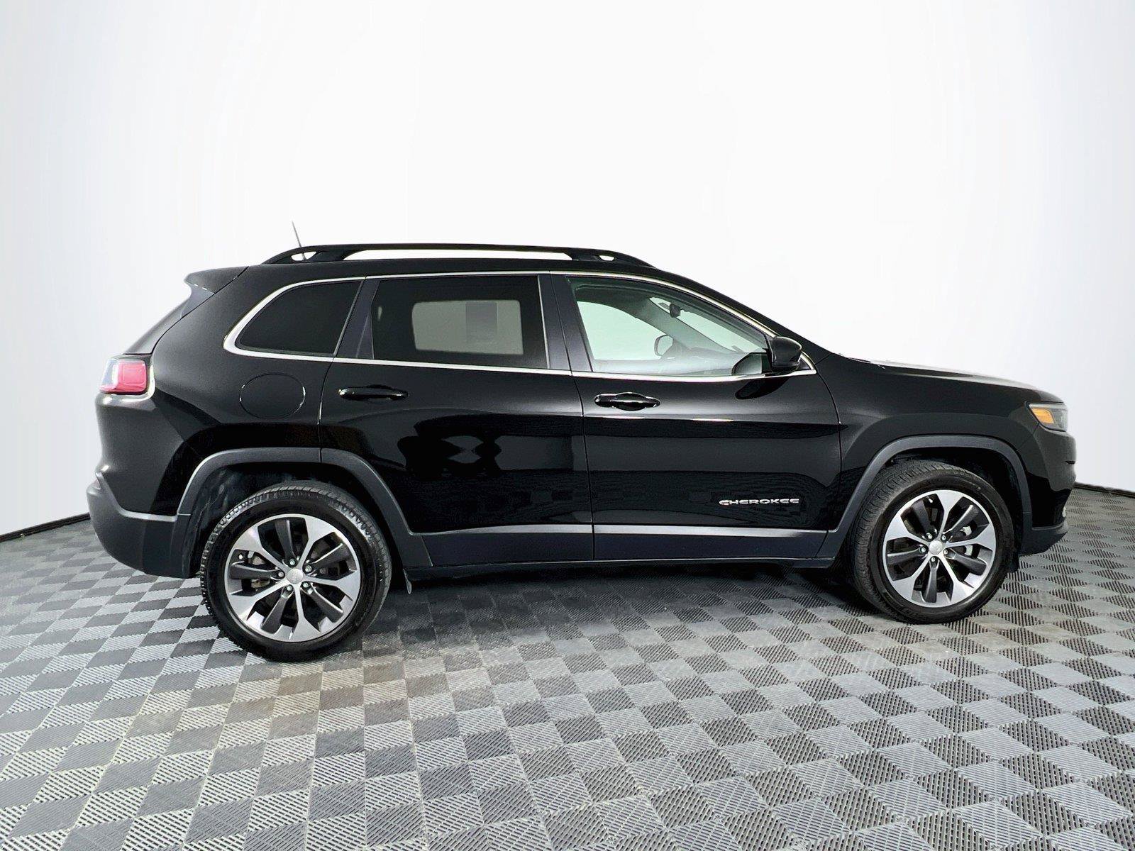 Used 2022 Jeep Cherokee Limited w/ Elite Package AWD/4WD image 7