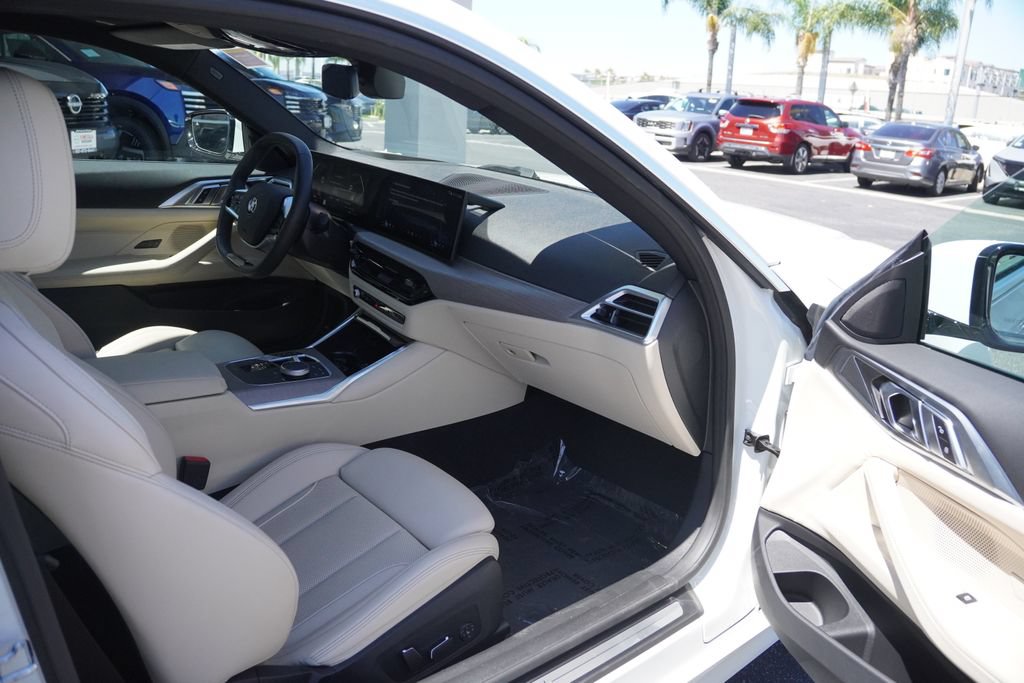 Used 2025 BMW 430i Coupe w/ Premium Package RWD image 29