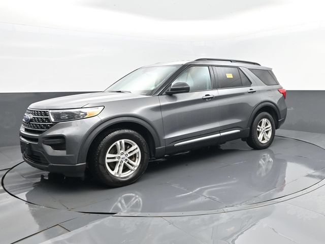 Used 2023 Ford Explorer XLT AWD/4WD image 1