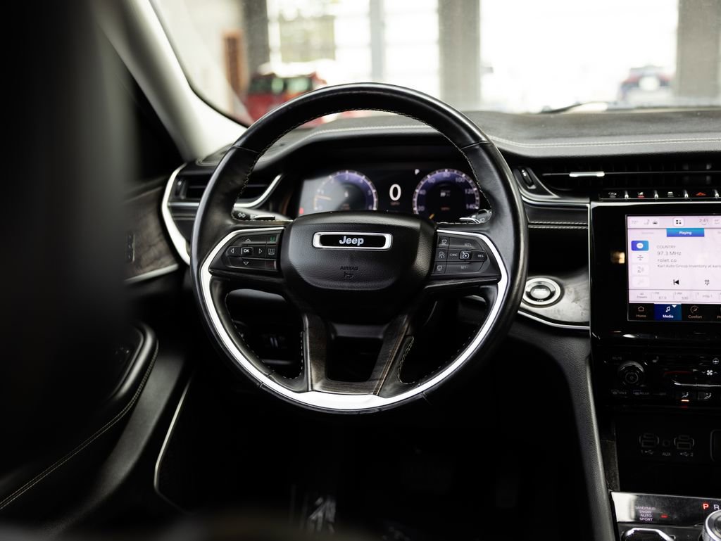Used 2021 Jeep Grand Cherokee L Limited AWD/4WD image 12